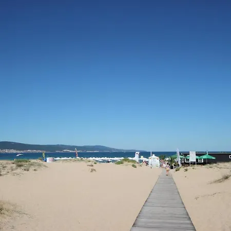 Sunny Day 1 - Menada